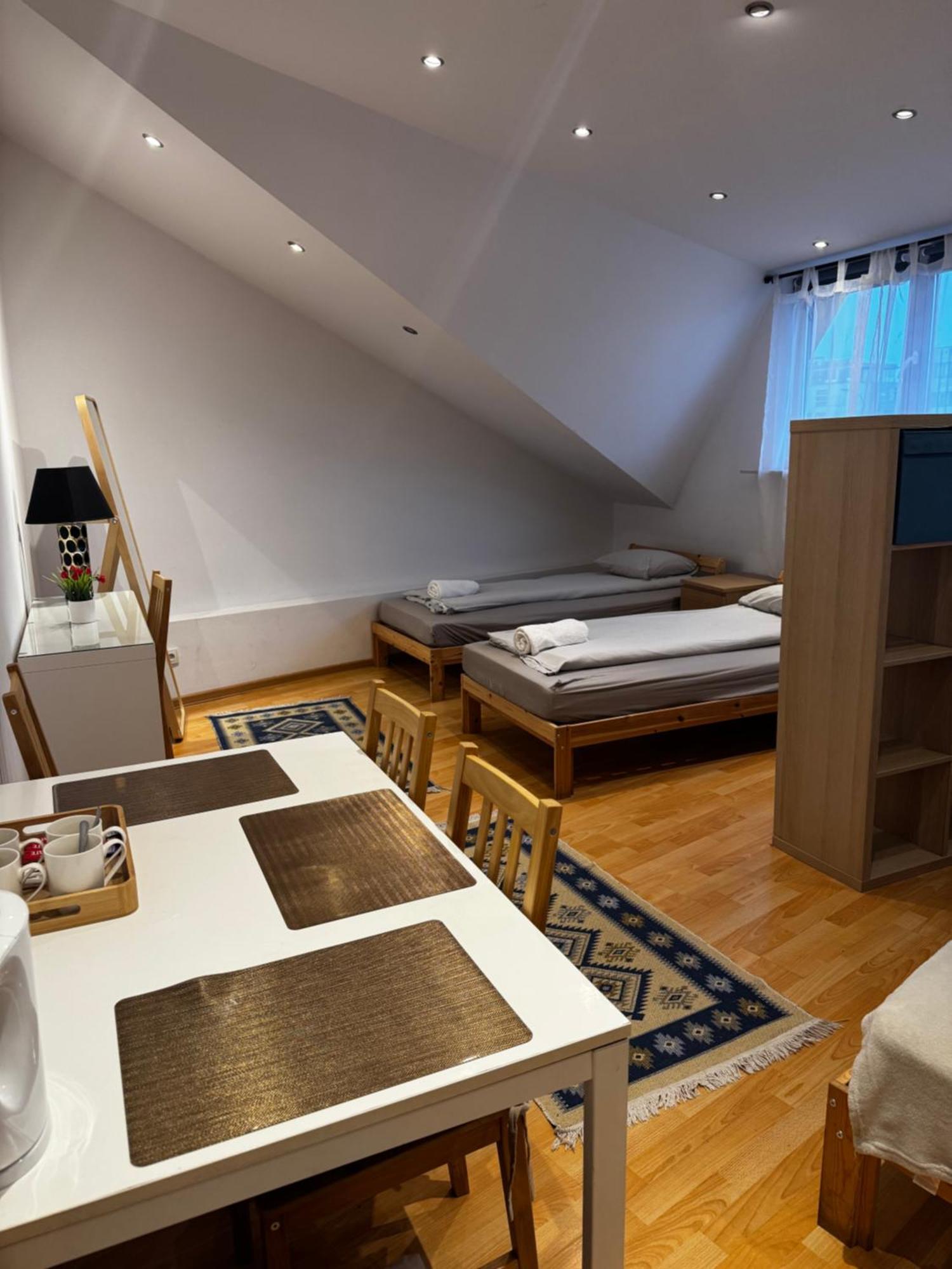 Esa Home Warszawa Exteriör bild